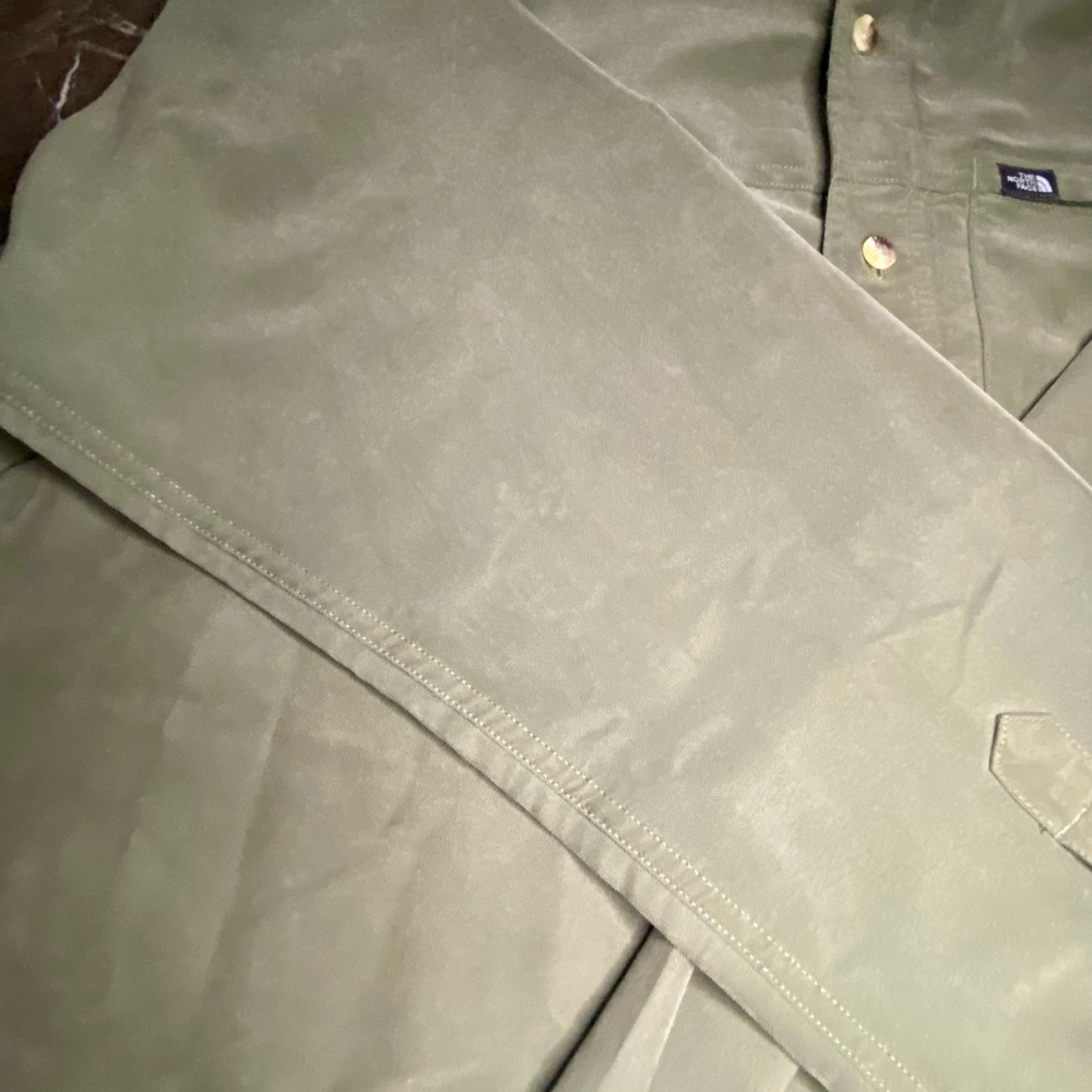The North Face Men’s XL Button Up Shirt Green Outdoor Hiking Fishing Mesh Lined - Picture 3 of 12